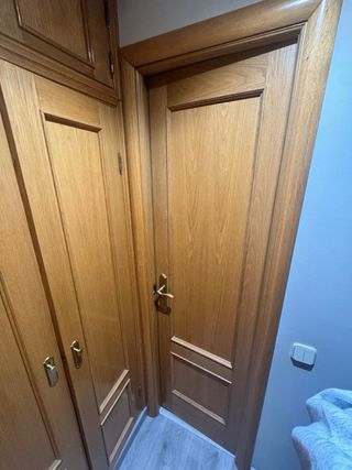 Puerta madera con cristal