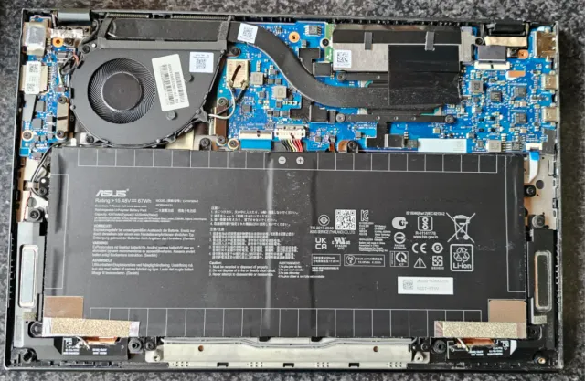 ASUS Zenbook 13 Negro