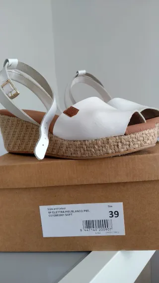 Sandalias Popa blancas talla 39