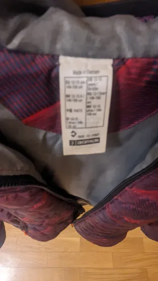 Cazadora acolchada estampada