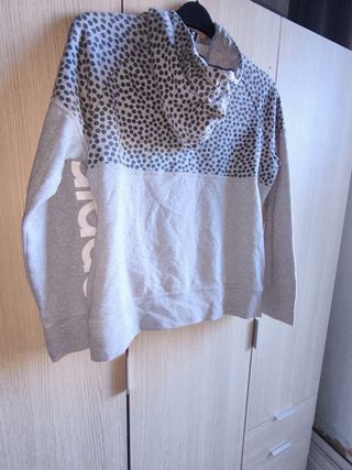 Sudadera Adidas con capucha gris