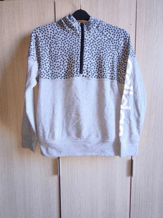 Sudadera Adidas con capucha gris