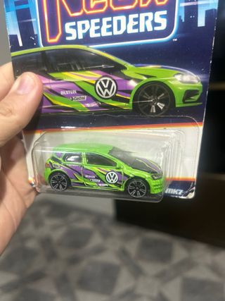 Hot Wheels Neon Speeders VW Golf MK7