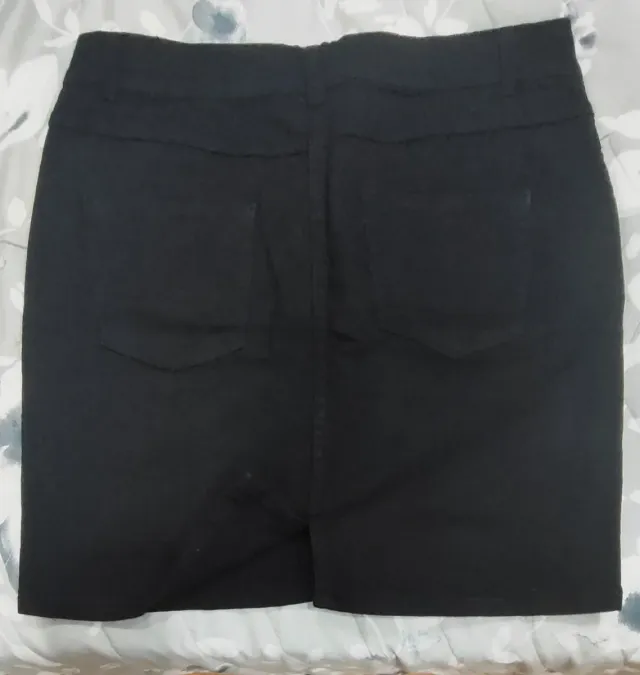 Falda vaquera negra botones