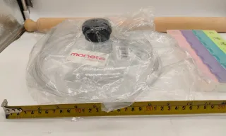 Lotto attrezzi cucina, mattarello, coperchio, ecc.