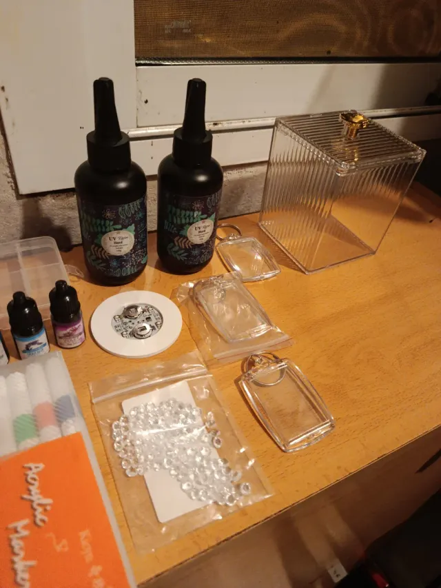 Resina uv y otros para manualidades