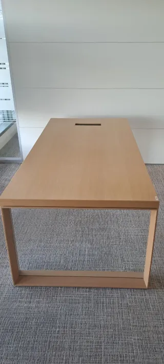 Mesa de oficina de madera