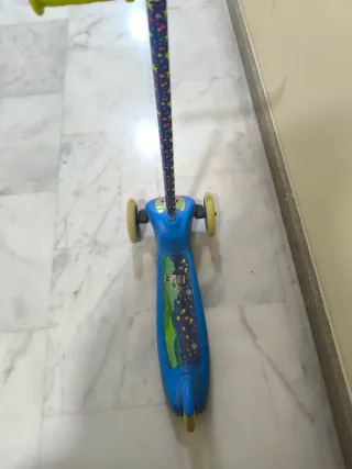 Patín 3 ruedas infantil azul