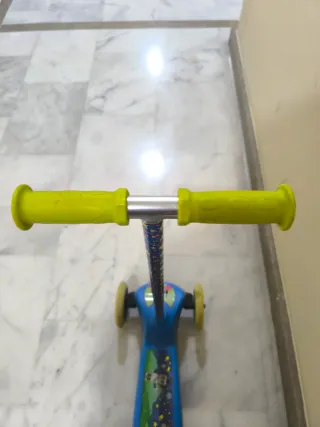 Patín 3 ruedas infantil azul