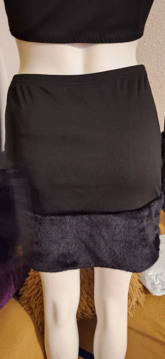 Conjunto negro con cuello de pelo