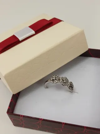 Anel prata com flores