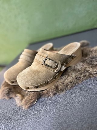 Zuecos de piel madera beige talla 38