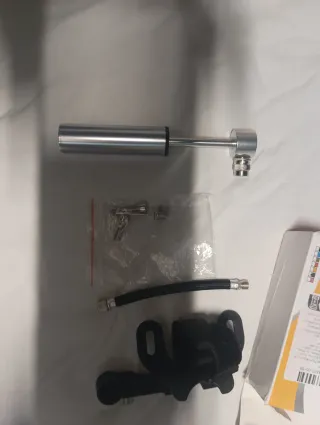 Bomba de aire portátil para bicicleta