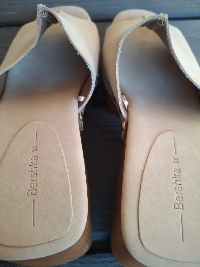 Zuecos plataforma Bershka