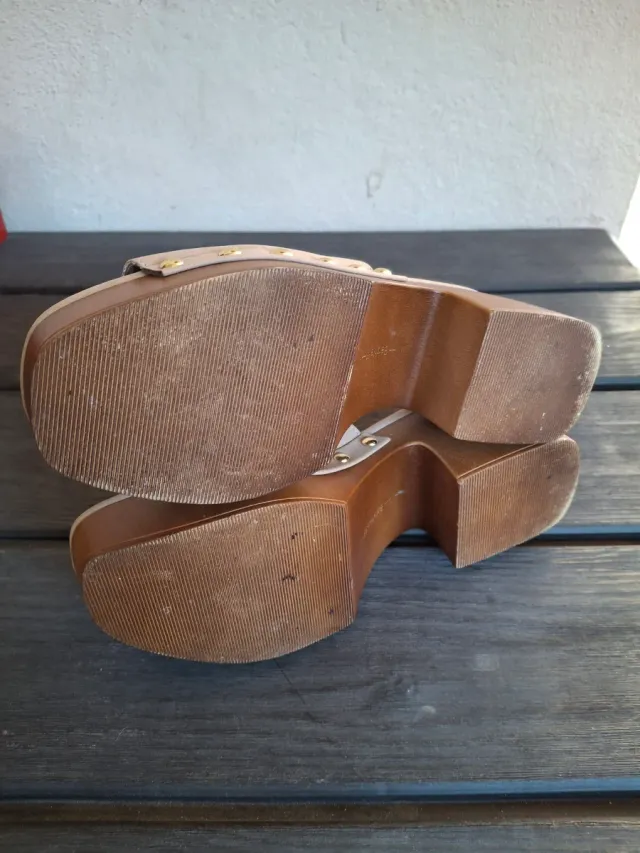 Zuecos plataforma Bershka