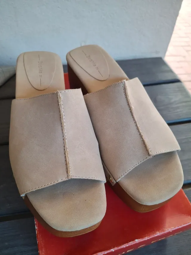 Zuecos plataforma Bershka