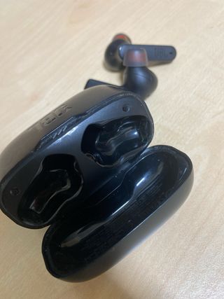 Auriculares JBL Tune 230NC TWS