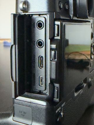 Fujifilm X-T3 + XF18-55mm + Grip + 4 Baterías