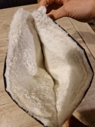 Guanti invernali neri con interno bianco