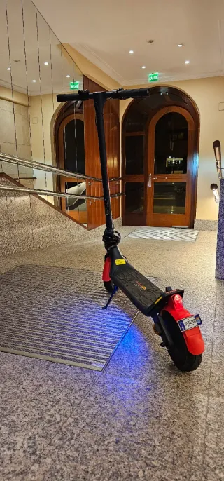 Patinete Eléctrico Red Bull