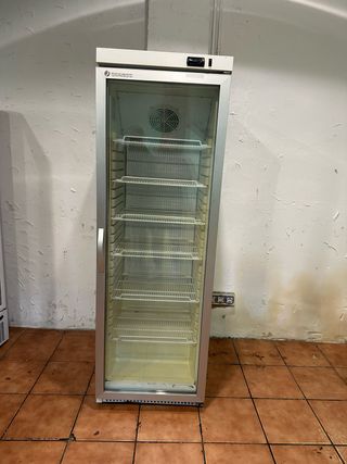 Nevera expositora 1 puerta