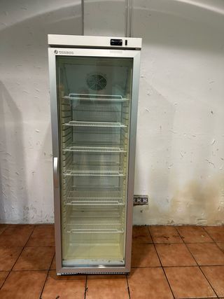 Nevera expositora 1 puerta