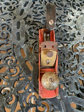 Cepillo de carpintero antiguo