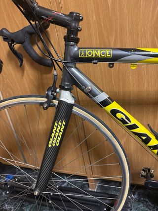 Bicicleta de carretera Giant Clásica sin ruedas