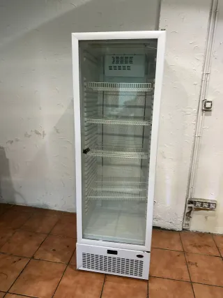 Nevera expositora industrial