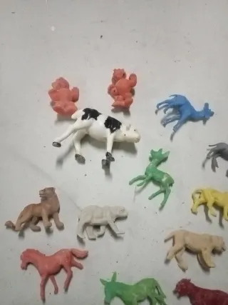 Animaletti giocattolo assortiti