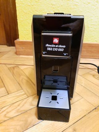 Cafetera Illy Cápsulas con Caja