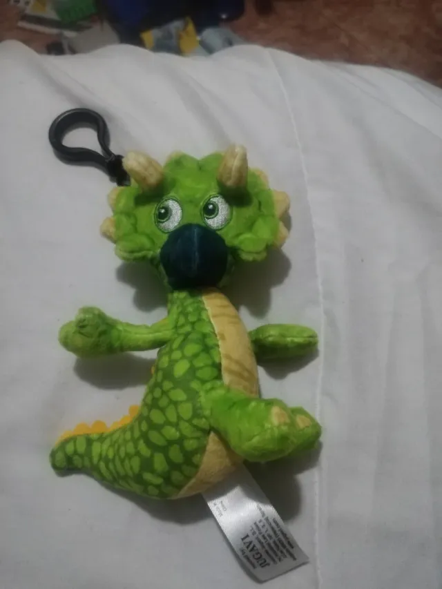 Peluche dinosaurio triceratops llavero