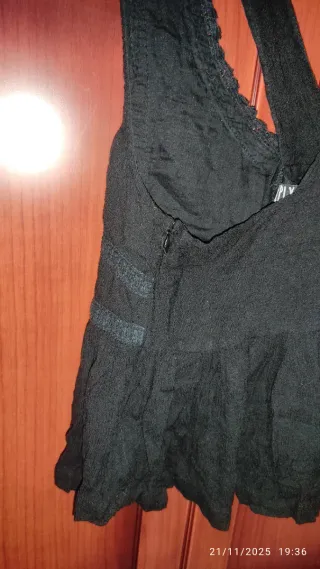 Top negro tirantes cruzados