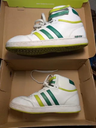 Zapatillas Adidas Retrobasket Blancas y Verdes