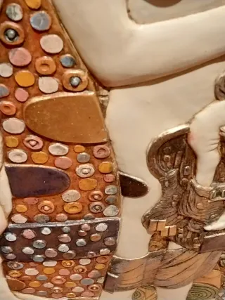 Bajorrelieve Las Tres Edades Klimt