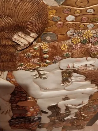 Bajorrelieve Las Tres Edades Klimt