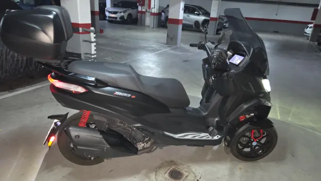 Triciclo PIAGGIO MP3 400 HPE AÑ0 10/04/2023