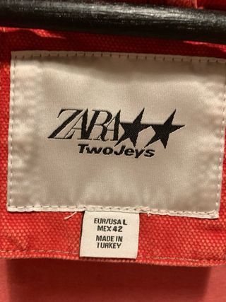 Chaqueta Zara x TwoJeys Roja