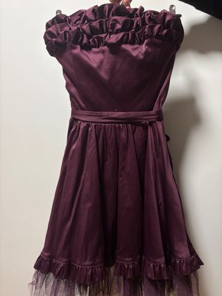 Vestido morado de fiesta con volantes