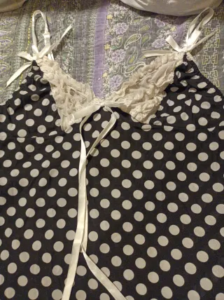 Camisón lunares tirantes encaje