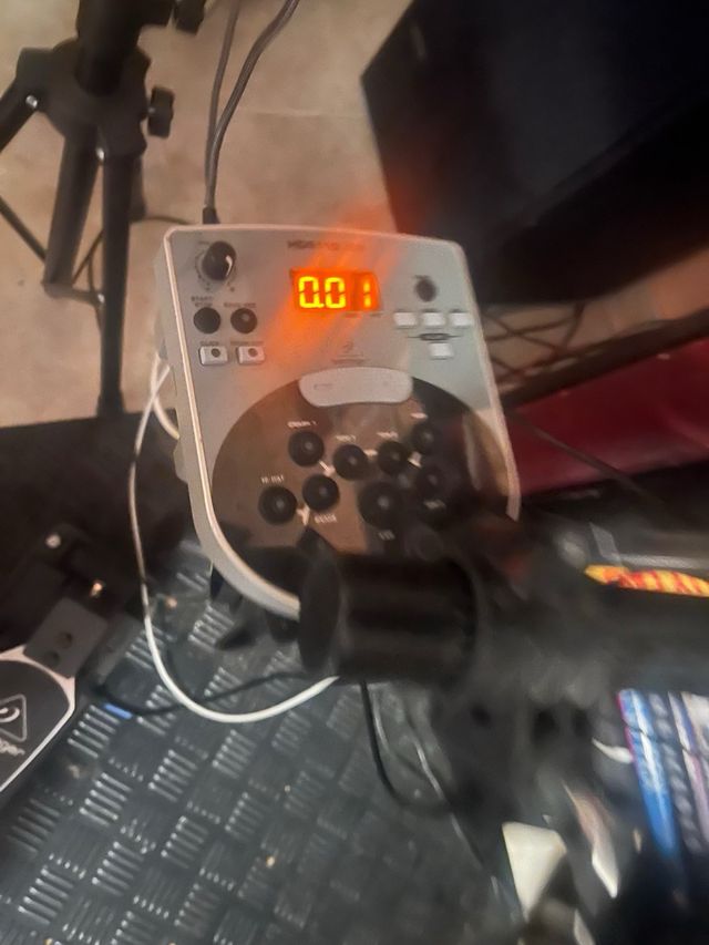 Batería Electrónica Behringer HDS100USB