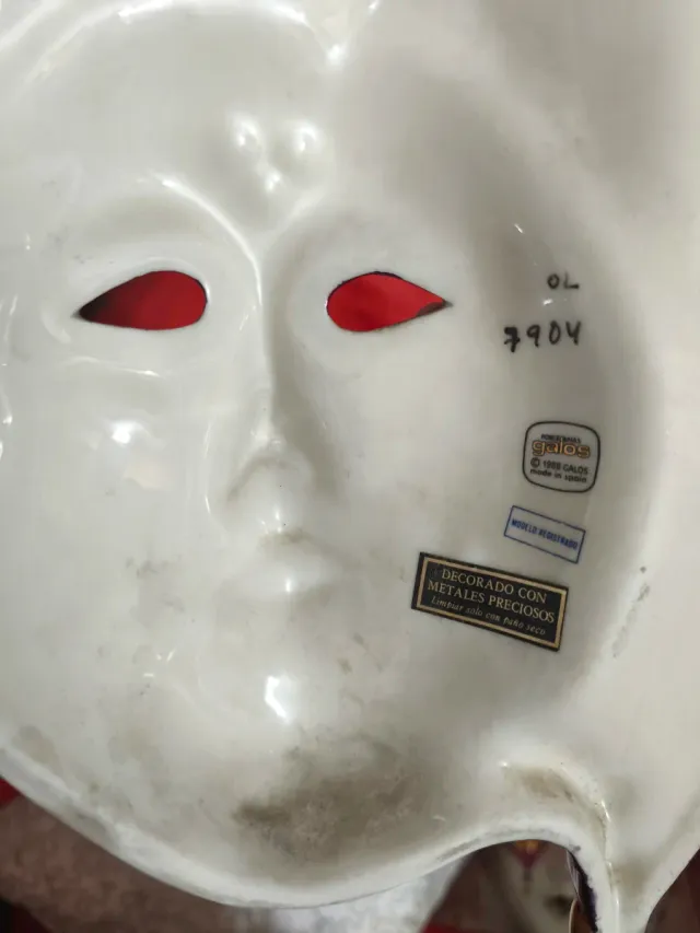 2 Mascaras Venecianas Cerámica y Metal