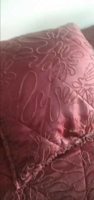 Edredón Cama 1.50 a 1,80m + cojines