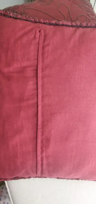 Edredón Cama 1.50 a 1,80m + cojines