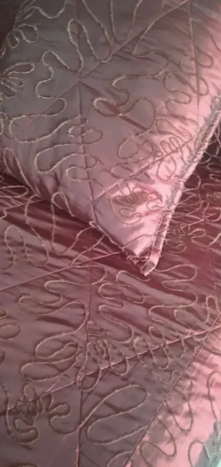 Edredón Cama 1.50 a 1,80m + cojines