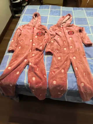 2 Pijamas Entero Spiderman años.Marca Marvel.NUEVO