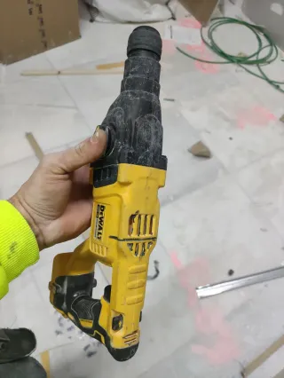 Taladro percutor Dewalt