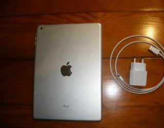 iPad Air A1474 16GB Plata 9.7