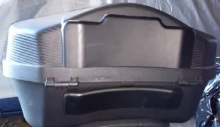 Arcón para moto con acabado carbono