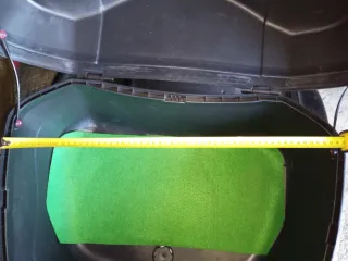 Arcón para moto con acabado carbono